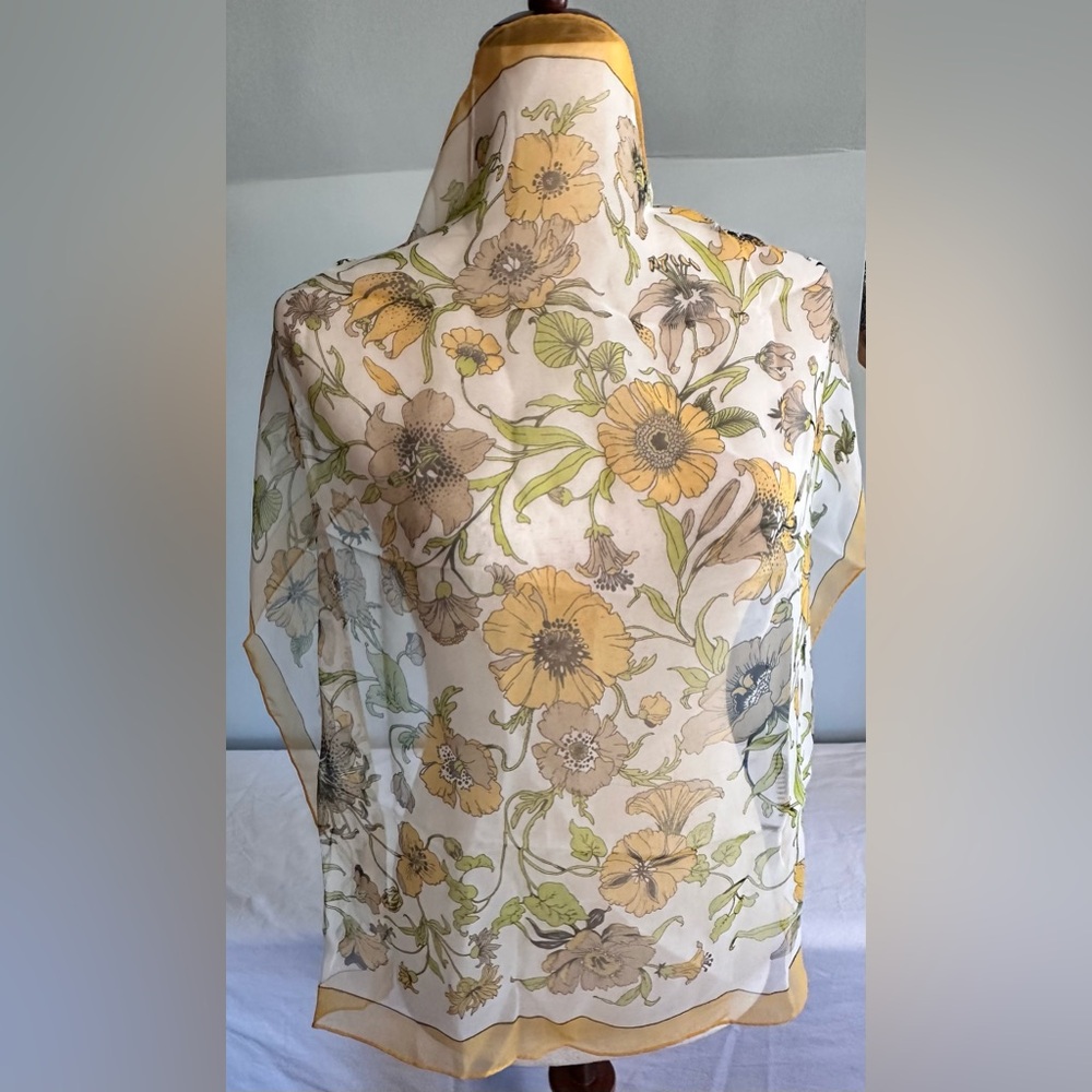 Vintage 30” x 30” tPolyester Scarf, Poppy Design.